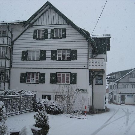 玉特雪绒花公寓 格绍 外观 照片
